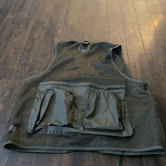 Field and Stream multi pocket full zip fishing vest - Picture 10 of 10